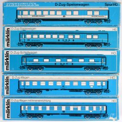 Een lot van vijf wagons, spoortype HO. Modellen 4051, 4053, 4054, 4064 & 4188. Allen in originele doos.