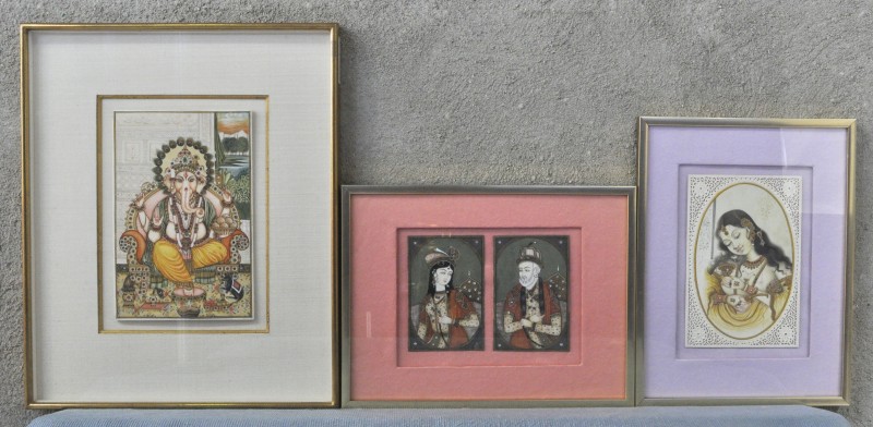 “Ganesh”, “Een koppel” en “Een meisje”. Drie handgeschilderde miniaturen op ivoor, ingelegd met steentjes.