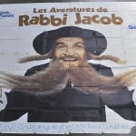 “Les avontures de Rabbi Jacob”. Twee grote filmaffiches, opgebouwd uit vier delen.