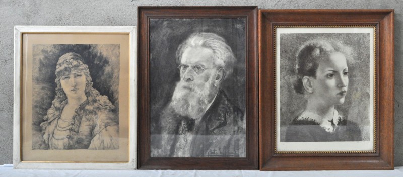 Twee damesportretten en een herenportret, resp. twee lithografieën en een houtskooltekening.