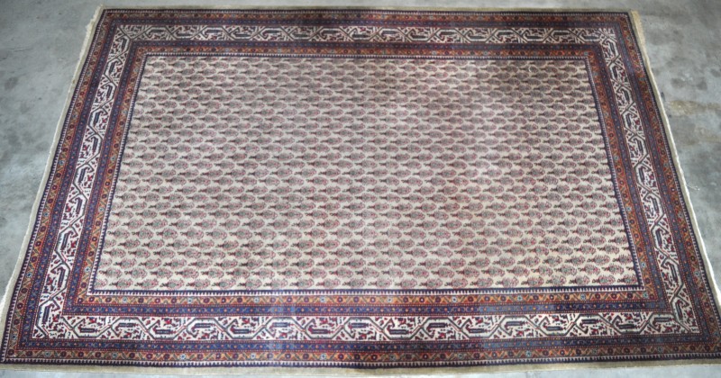 Oosters tapijt met botekh miri motief. Wol op katoen, handgeknoopt.