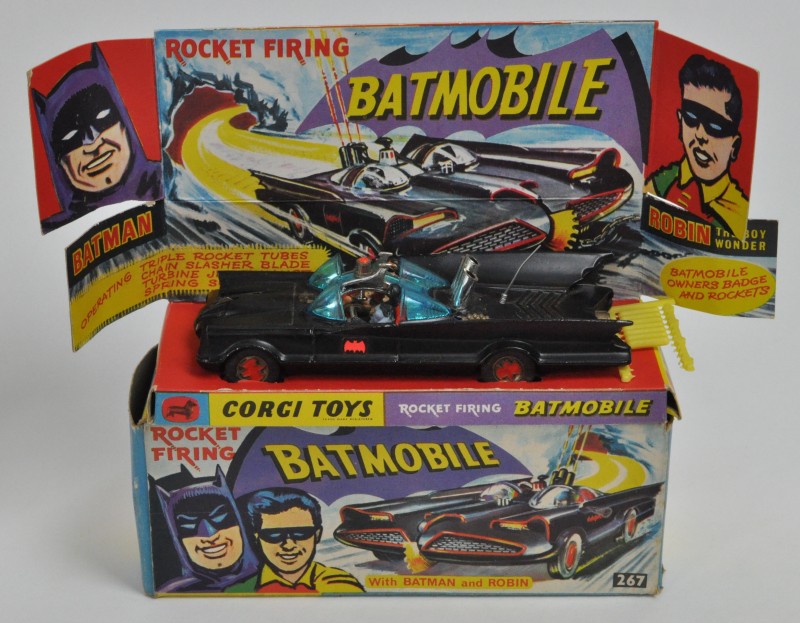 Batmobile in oorspronkelijke doos en met alle attributen.