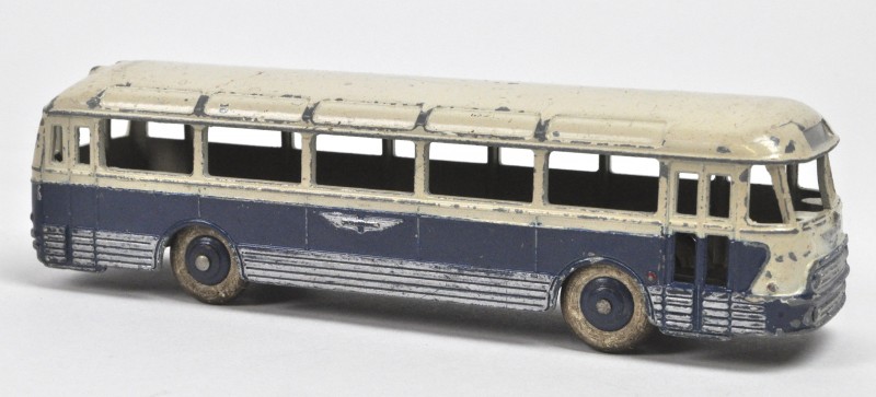 “Autocar Chausson”. Een miniatuur autobus. No. 29F.