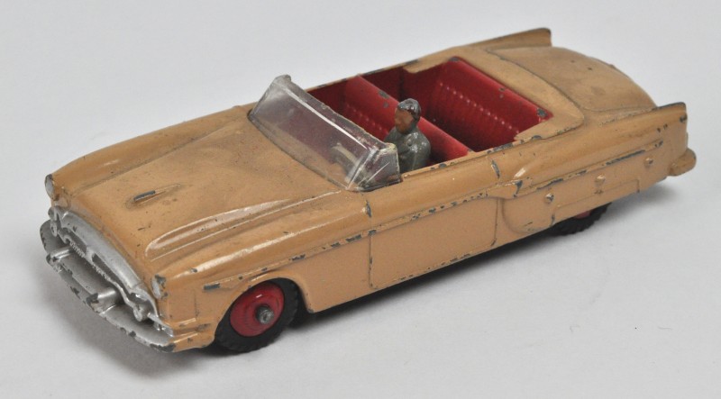 “Packard Convertible”. Een miniatuurauto. No.132.