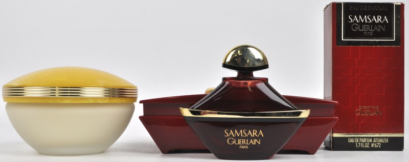 “Samsara”. Een parfum van 30 ml in cadeauverpakking, we voegen er een vaporisator eau de parfum van 50 ml aan toe en een geparfumeerde body cream.