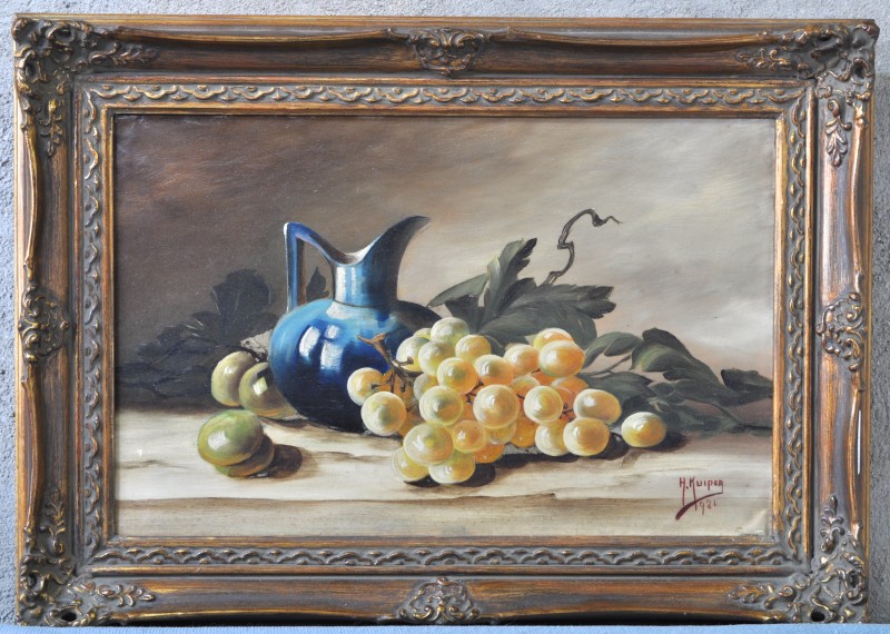 “Stilleven met druiven”. Olieverf op doek. Gesigneerd en gedateerd 1921.