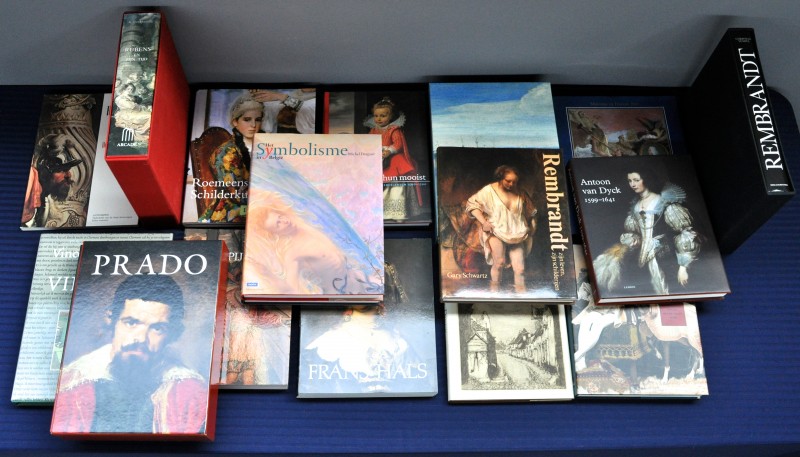 Een lot van zeventien boeken m.b.t. Europese kunst . Diverse uitgeverijen.