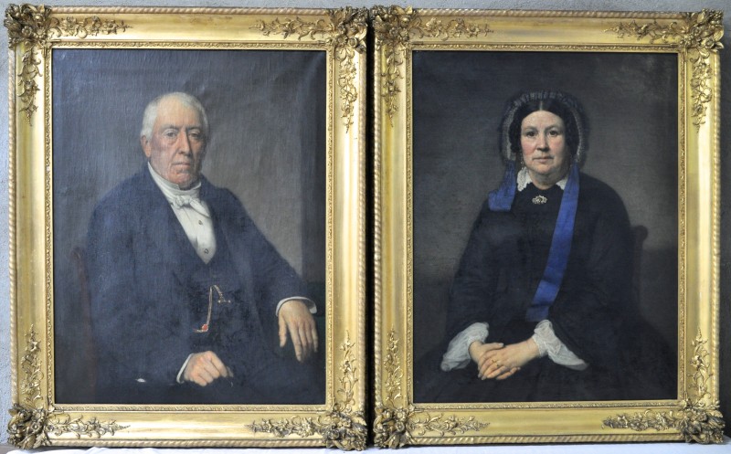Twee portretten van een burgerkoppel. Olieverf op doek. Gesigneerd en gedateerd 1864.