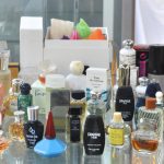 Een partij miniatuur eau de parfums en eau de toilettes van verschillende merken. De bijlage met ml in te bekijken tijdens tentoonstelling.