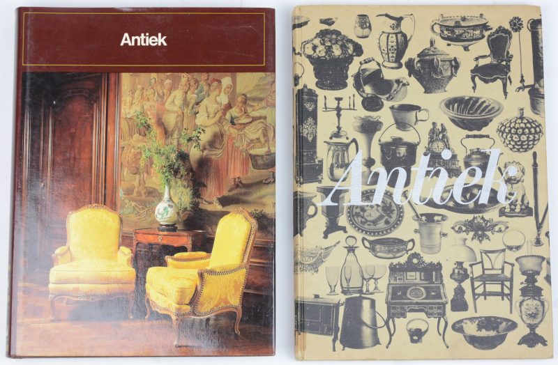 Een lot van twee boeken met betrekking tot antiek. Uitgegeven in 1977 en 1982.