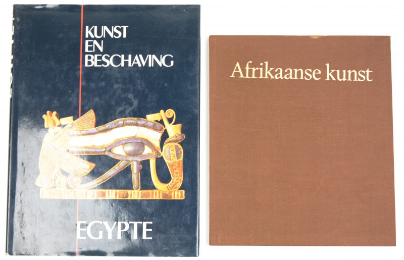 Twee boeken m.b.t. kunst:- “Afrikaanse kunst”. Adr. G. Claerhout. 1971.- “Kunst en beschaving. Egypte”. Barbara Begelsbacher-Fischer. Ed. Artis-Historia, Brussel.
