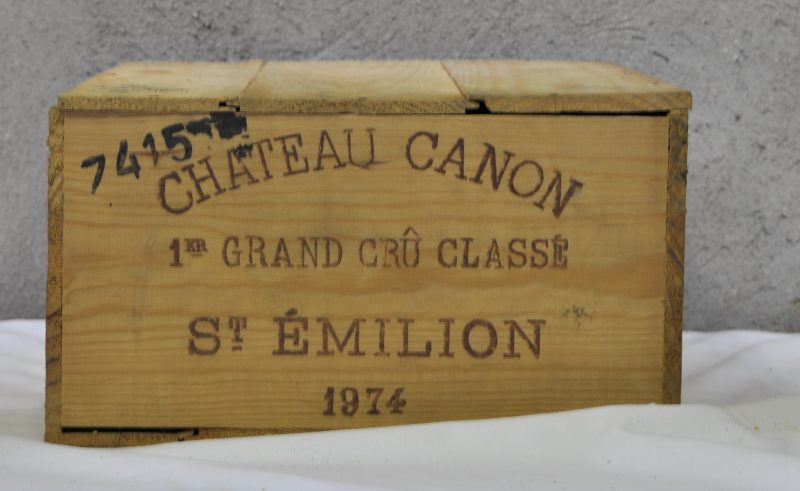 Ch. Canon A.C. St-Emilion 1e grand cru classé   M.C. O.K. 1974  aantal: 12 bt bn à vts