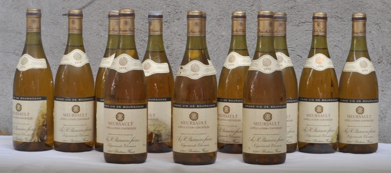 Meursault A.C.  A. & R. Barrière Frères, Bordeaux M.O.  1979  aantal: 12 bt 2,5 à 3 cm, 3 etiketten beschadigd