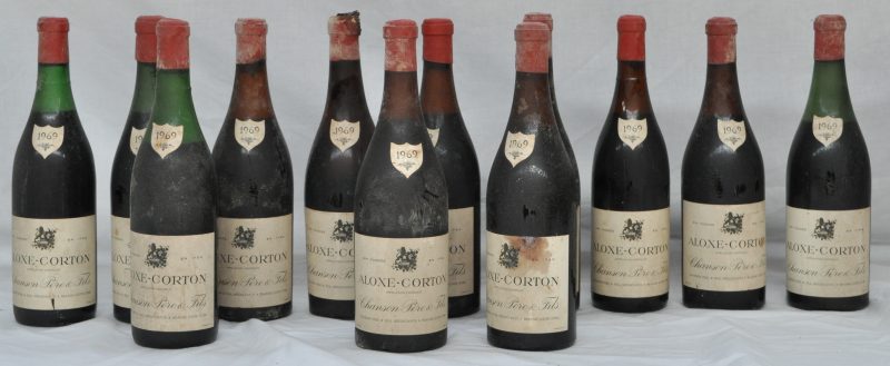 Aloxe-Corton A.C.  Chanson Père & Fils, Beaune   1969  aantal: 12 bt 4 à 5,5 cm, 1 beschadigde capsule
