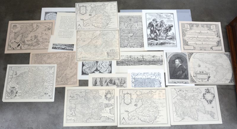 Map met gravures, gedrukt met oorspronkelijke platen van Plantijn. 10 exemplaren met betrekking tot Antwerpen en 9 oude landkaarten. Drukkerij J.S. Buschmann, Antwerpen.