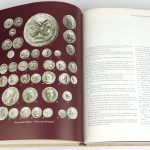 “Das große Buch der Münzen und Medaillen”. Elvira & Vladimir Clain-Stefanelli, Günter Schön. Ed. Battenberg. München, 1976.