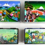 Collectie van 4 diverse naïeve handbeschilderde doosjes. Cotopaxi-project in Tigua, Ecuador.
