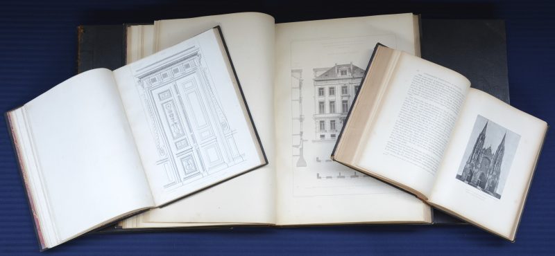 Lot boeken m.b.t. Architectuur. 5 stuks. “Travaux d’Architecture exécutés en Belgique” e.a. Omstreeks 1900.
