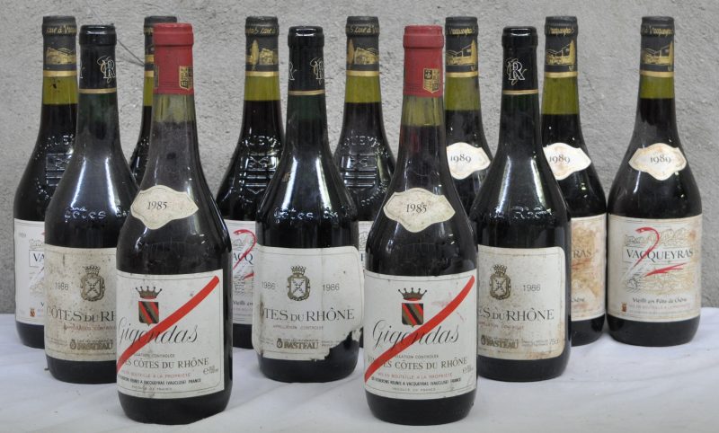 Lot rode wijn        aantal: 12 bt Gigondas A.C.  Vignerons Réunis Vacqueyras M.P.  1985  aantal: 2 bt Côtes du Rhône A.C.  Vignerons de Rasteau M.O.  1986  aantal: 3 bt Vacqueyras A.C. - Fût de Chêne  Vignerons Réunis Vacqueyras M.P.  1989  aantal: 7 bt