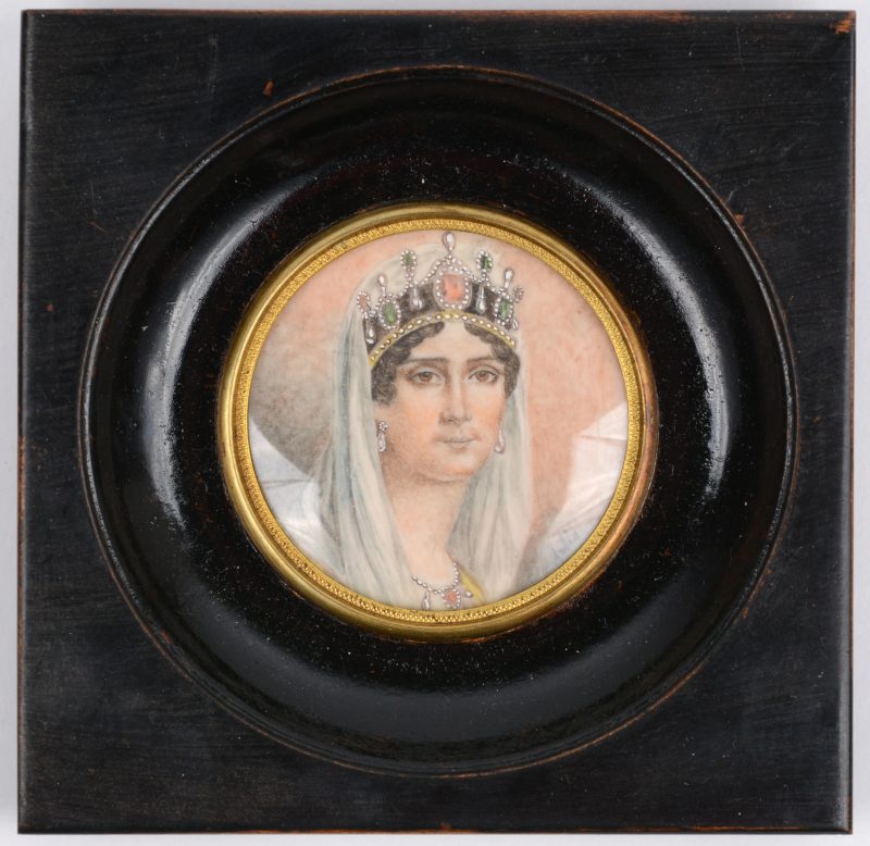 “Koningin Josephine van Zweden”. Een handgeschilderd miniatuur. Gesigneerd. XIXe eeuw.