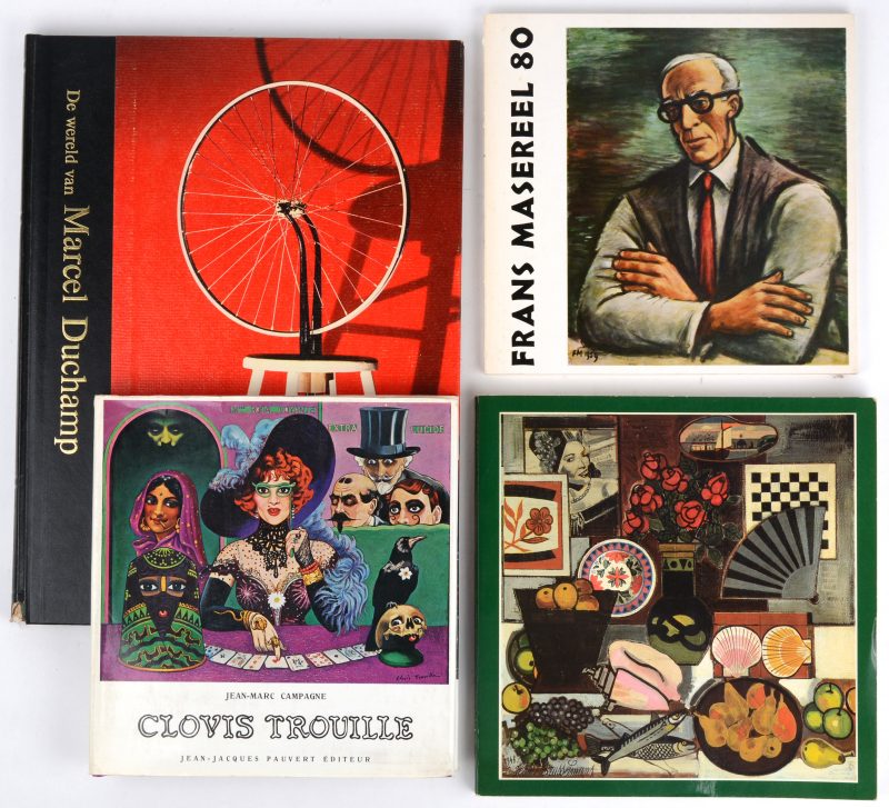 Een lot van vier kunstboeken met betrekking tot Clovis Trouille, Marcel Duchamp, Frans Masereel en Jean Brusselmans.