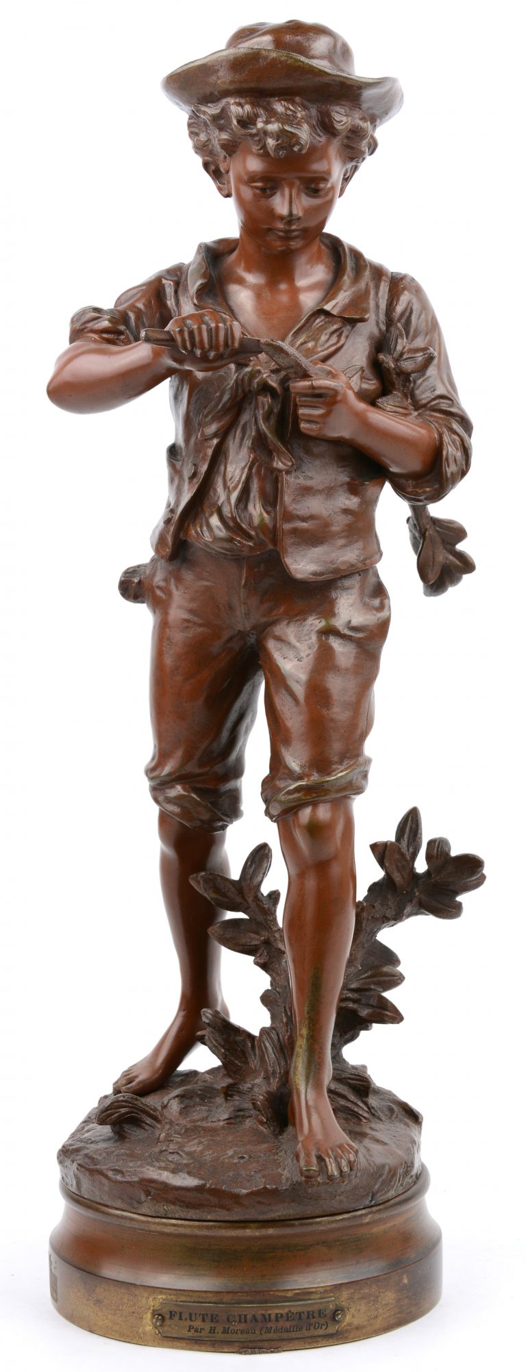 “Flûte champêtre”. Een beeld van bruingepatineerd brons. Gesigneerd