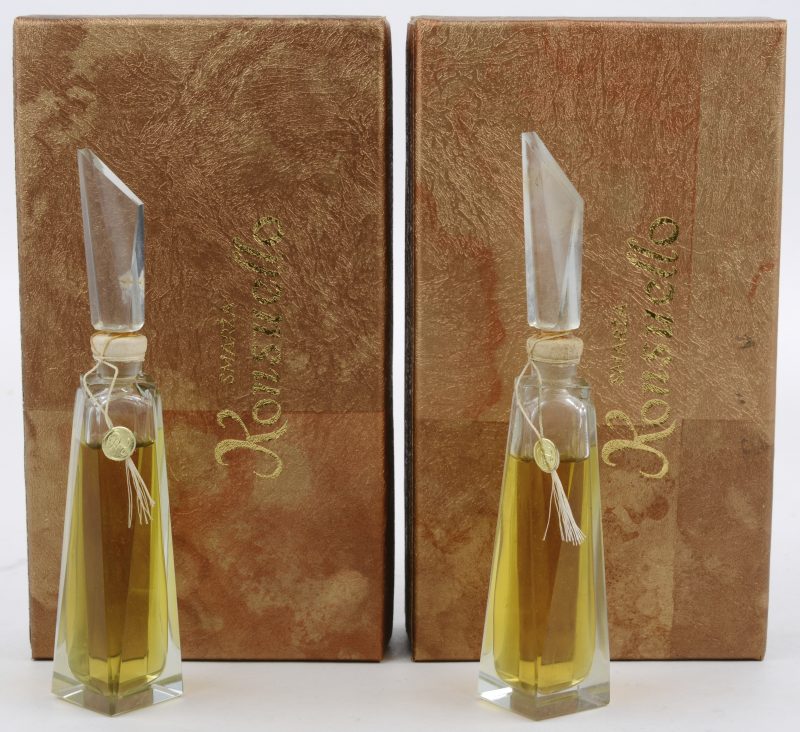 “Konsuello.” Een paar flacons parfum in originele doos. Ongeopend. USSR.