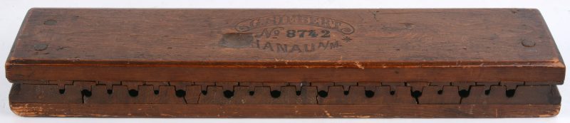 Een oude sigarenplank met opschrift ‘G. Siebert, Hanau A. M.’