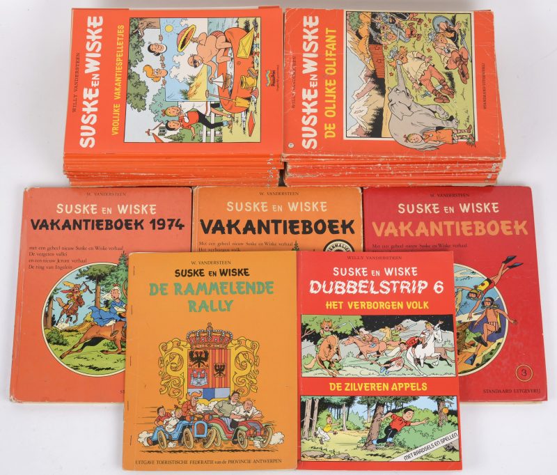 Suske en Wiske. Rode reeks in kleuren. 79 albums. Merendeel in goede tot zeer goede staat. Evenals: De Rammelende Rally 1973 (slechte staat), Dubbelstrip 6 (1987), Vrolijke Vakantiespelletjes (1988), Vakantieboek 3, 4 en 1974.