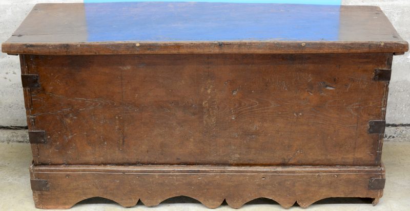 Een vroeg XIXde eeuwse koffer.