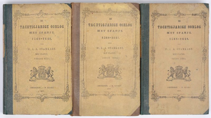 “ De tachtigjarige oorlog met Spanje 1568-1648”, met platen; D. Allart, Amsterdam 1865-1867; 3 delen. Hardcover, in goede staat.