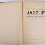 “Jazzlife: Auf den spuren des Jazz”. Berendt, Joachim E. en Claxton William; Burda Druck und verlag Offenburg ( Baden)  1961.
