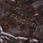 “Le faucheur”. Een beeld van bruingepatineerd brons op een zwart marmeren voetstuk. Gesigneerd.