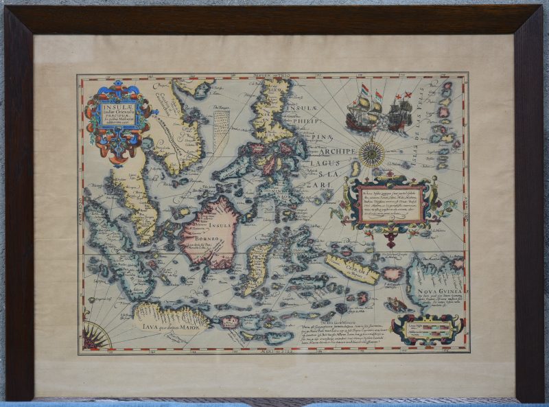 Een replica van een oude landkaart van Zuid-Oost Azië.