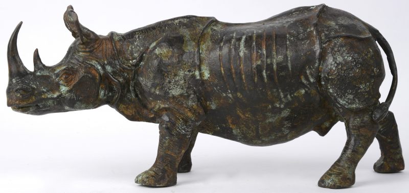 Een bronzen neushoorn.