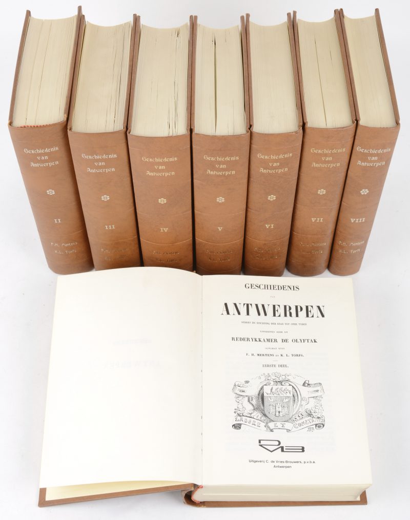 “ Geschiedenis van Antwerpen” F.M. Mertens & K.L. Torfs, Uitgave C. E. Vries - Brouwers, Antwerpen 1975. Een Hardcover uitgave in 8 delen.