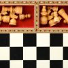 Een schaakspel in doos met inlegwerk.