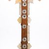 Een kruisbeeld van hout en parelmoer met achteraan zestien reliekhoudertjes. Omstreeks 1900. Vooraan een stukje manco.