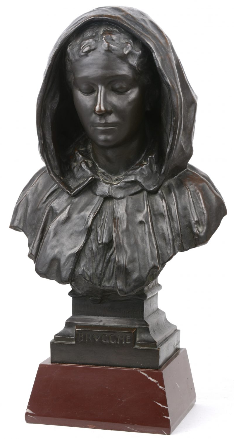 “Brugghe”. Een bronzen buste op voetstuk van rood marmer.