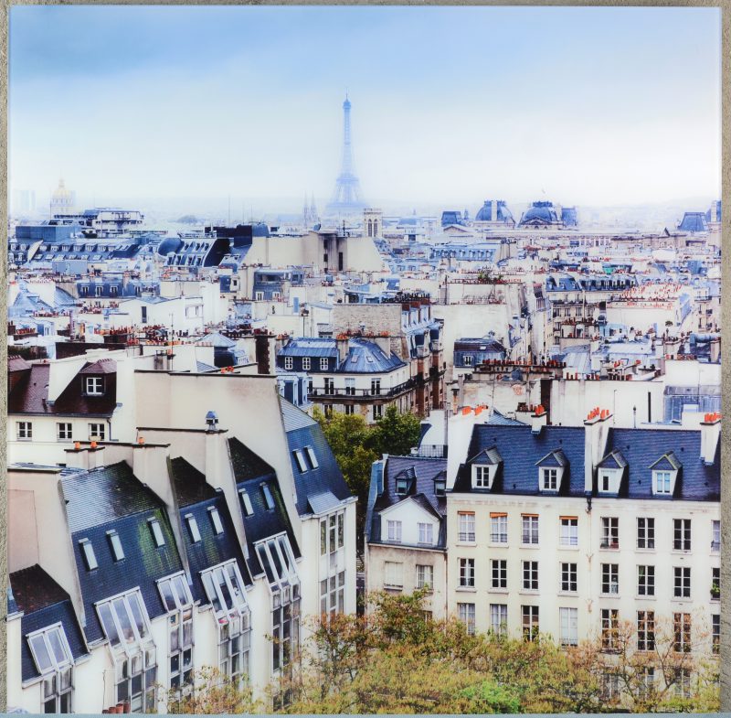 “Zicht op Parijs”. Een foto op plexiglas.