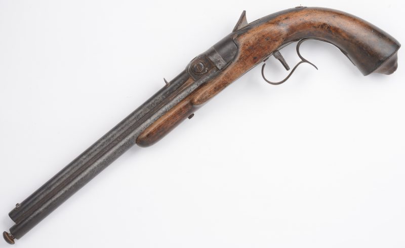 Een XIXe eeuws pistool met pinvuur.