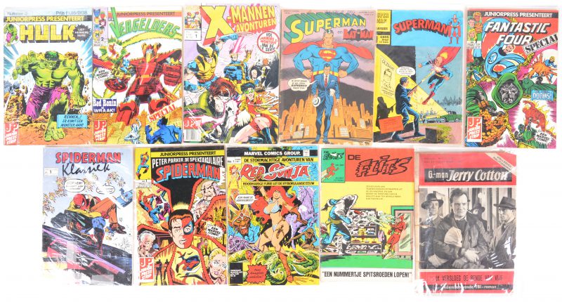 Een lot oude Nederlandsstalige comics: De Hulk, De Vergelders, Spiderman, Red Sonja, G-man Jerry Cotton, Fantastic Four, X-mannen, Superman, Btaman & De Flits. 11 albums.