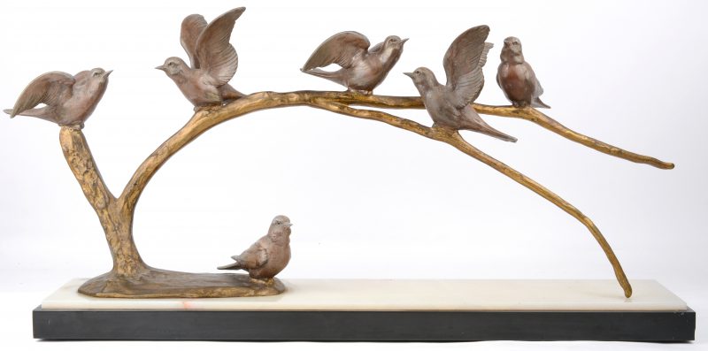 Vogels op takken van brons met marmeren sokkel. Art deco periode.
