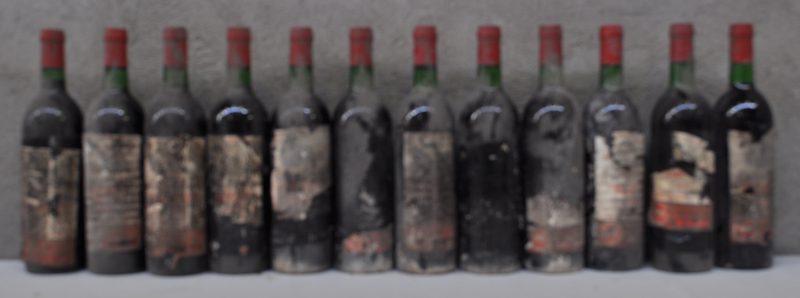 Ch. Peyreau A.C. Saint-Emilion grand cru   M.C.  1976  aantal: 12 Bt. BN, zeer vuile en beschadigde etiketten