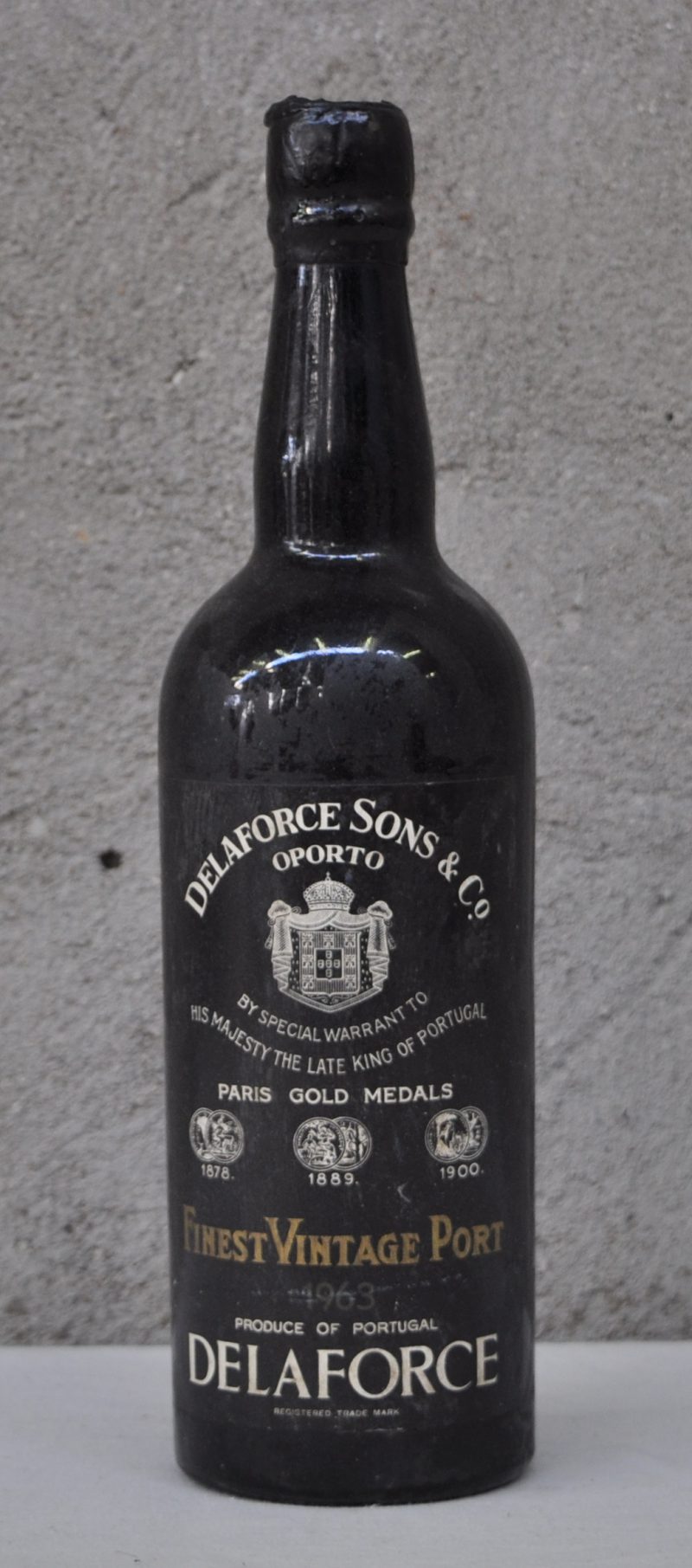 Delaforce Finest Vintage Port   Deaforce Sons & Co, Oporto M.O.  1963  aantal: 1 Bt.