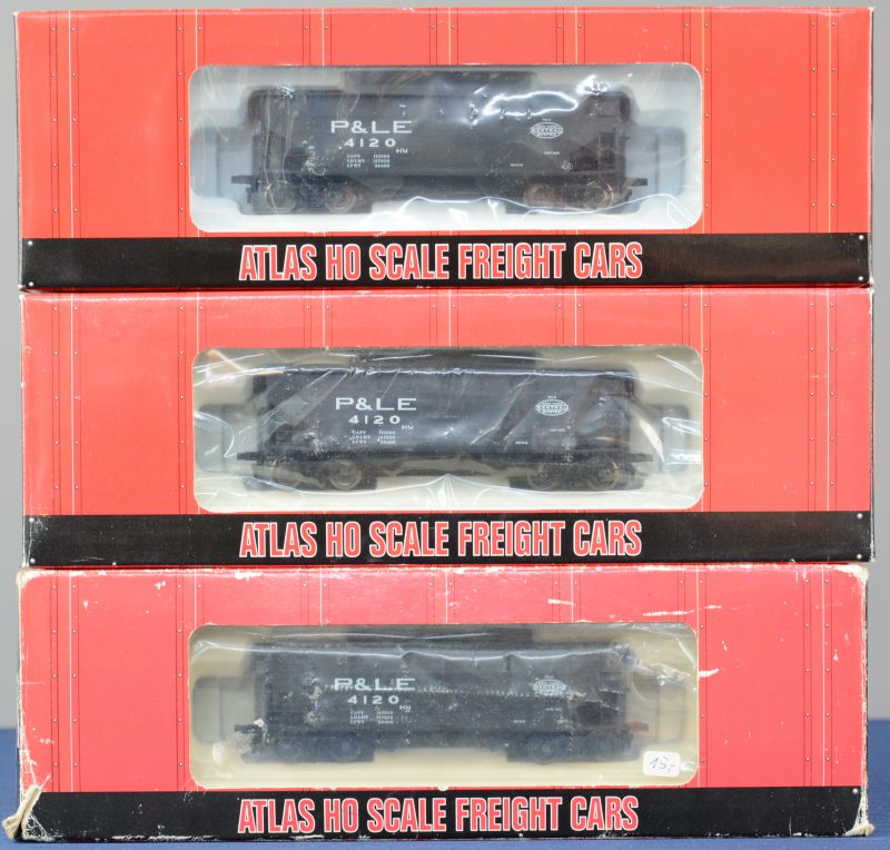 Drie ‘Hopper’ wagons van P&LE New York voor spoortype HO. Allen in originele doos.