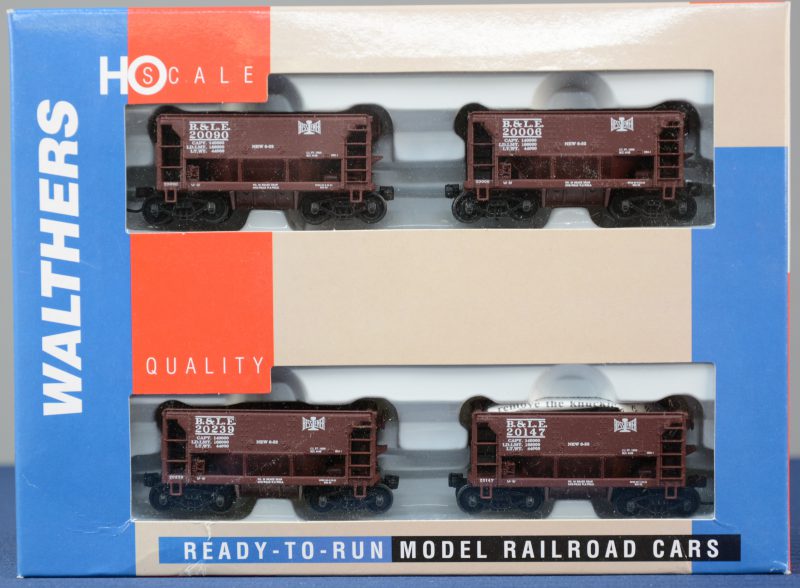 Een set met vier ertswagons van de Bessemer & Lake Erie Railroad voor spoortype Ho. In originele doos.