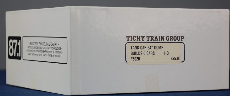 “Tank car 54” dome”. Zes wagons als bouwpakket. Compleet en in originele doos.