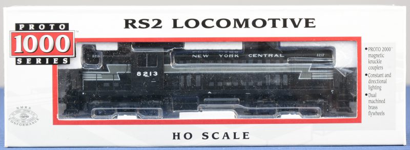 Een RS2 diesel-electrolocomotief van New York Central voor spoortype HO. In originele doos.