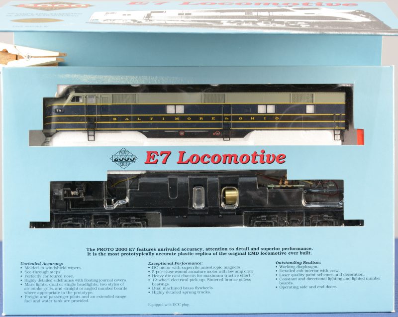 Een E7 Diesel passagierslocomotief van Baltimore & Ohio voor spoortype HO. In originele doos.